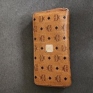 AUTHENTIC MCM LEATHER WALLET!